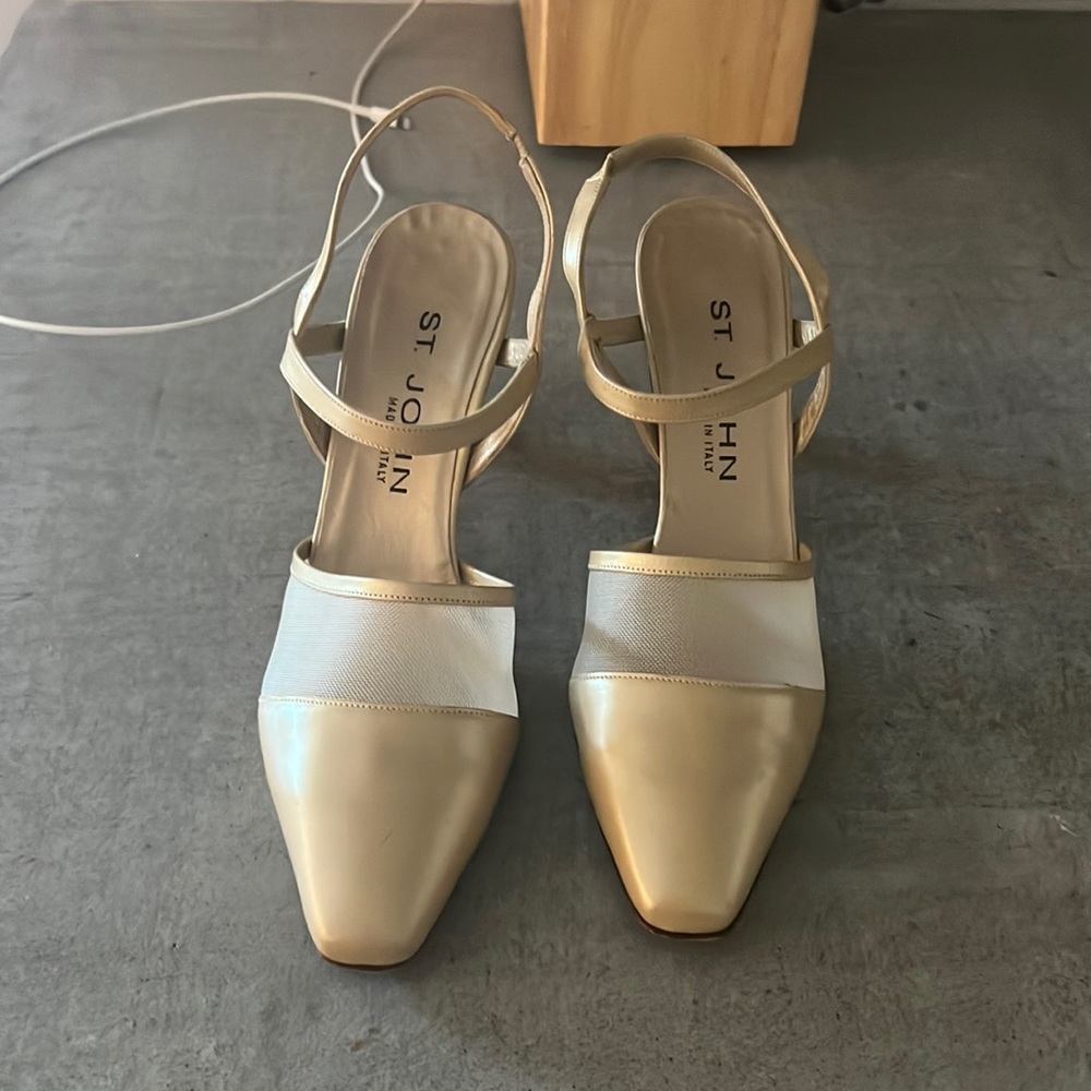 St John’s closed toe heels